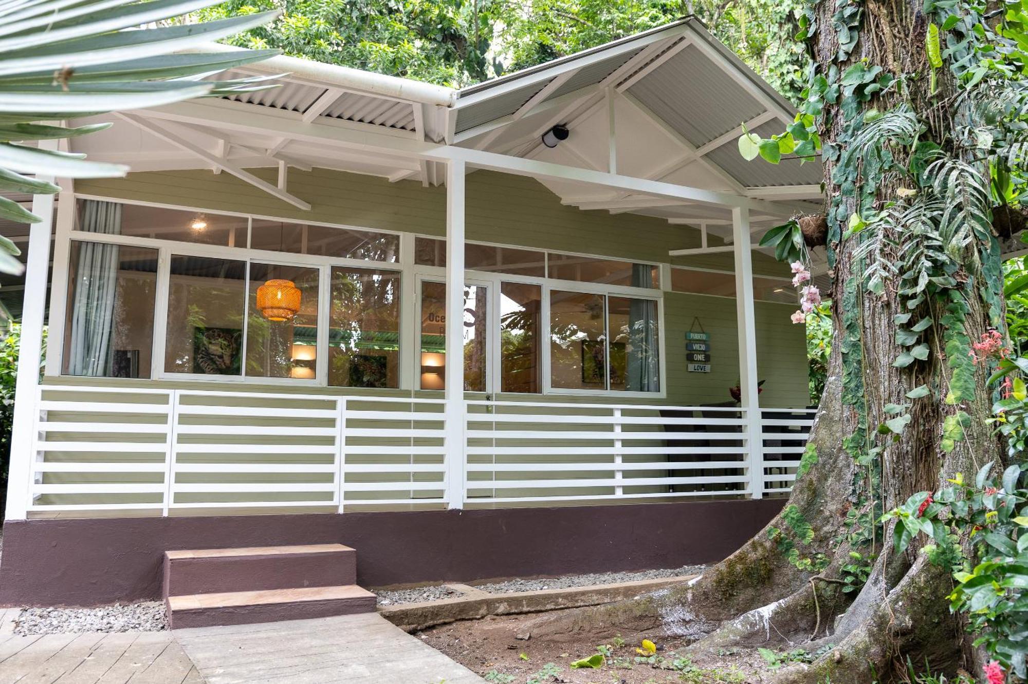 Jaguar Inn Bungalows Puerto Viejo de Talamanca エクステリア 写真